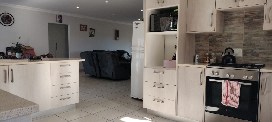 4 Bedroom Property for Sale in Grootbrakhoogte Western Cape